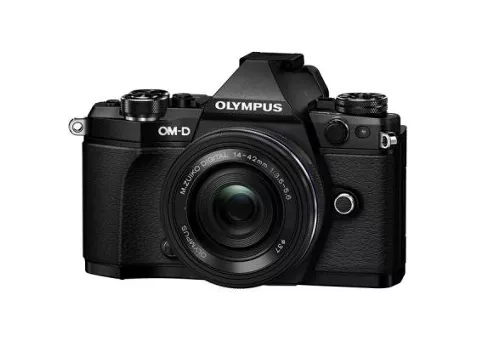 Фото: Olympus E-M5 mark II Pancake Zoom 14-42 Kit black/black (V207044BE000)