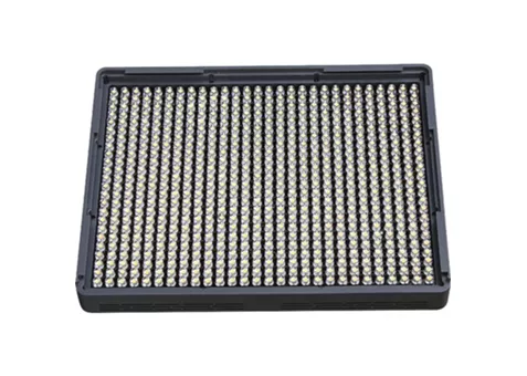 Фото: Aputure Amaran HR672W