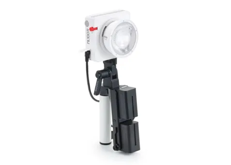 Фото: Godox ML100R Kit2 with AK-B01 NPF battery handle