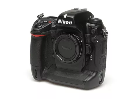 Фото: Nikon D2X