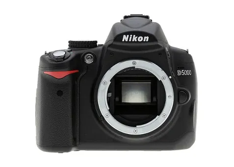 Фото: Nikon D5000 body