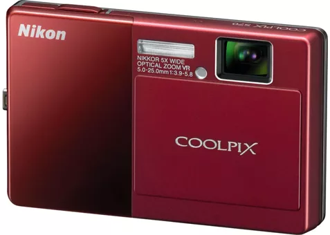 Фото: Nikon Coolpix S70 Red