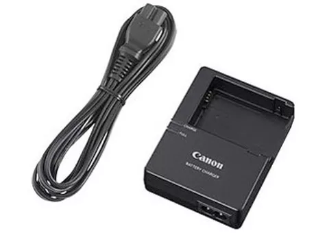 Фото: Canon LC-E8E