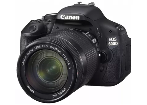 Фото: Canon EOS 600D Kit 18-135 IS