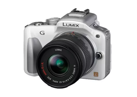 Panasonic Lumix DMC-G3 Kit 14-42mm White + фирменный зонт в
