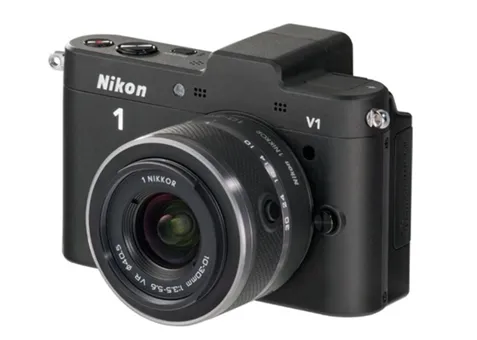Фото: Nikon 1 V1 10-30mm f/3.5-5.6 VR Black гарантия производителя