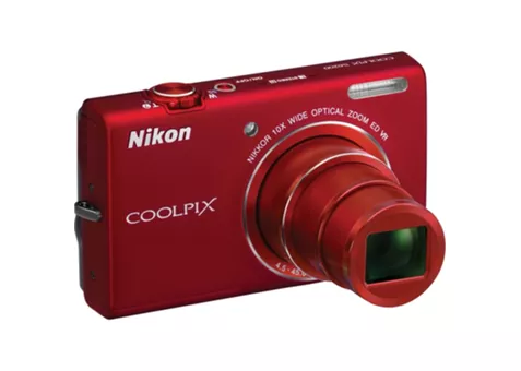 Фото: Nikon Coolpix S6200 Red